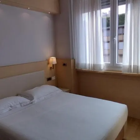 Ariston Hotell