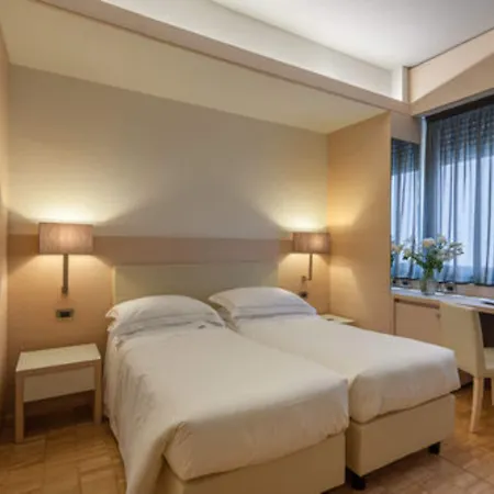 Ariston מלון 4*