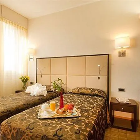 Ariston 4*