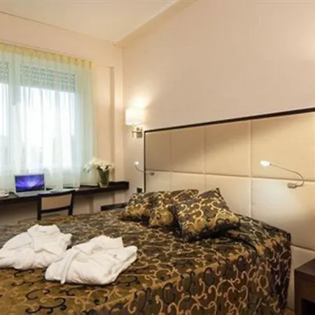 Ariston 4*