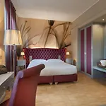 Ariston 4*